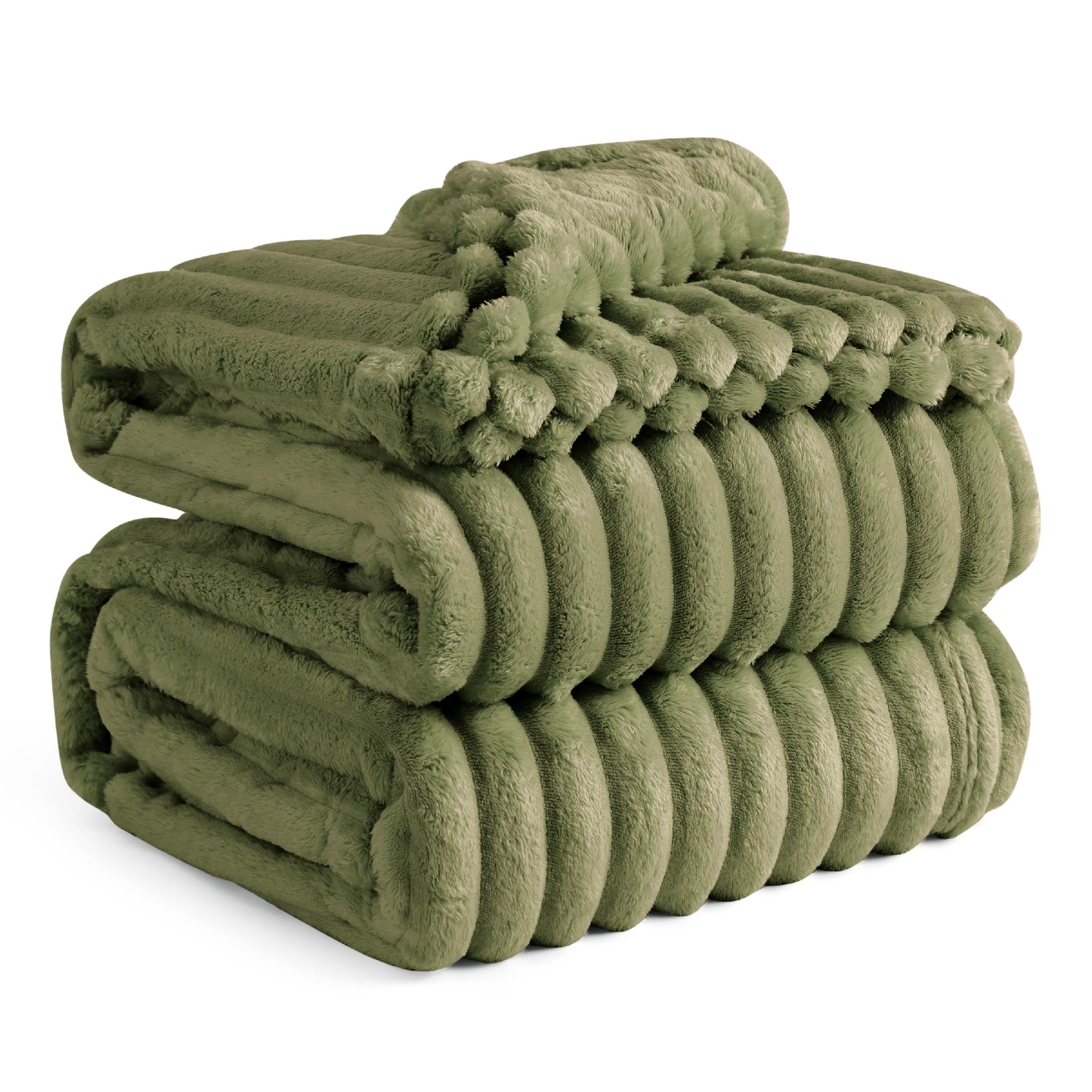 Bedsure Throw Blanket Living Room Home Decor- Gift for Mom Women Men, Soft Fluffy Fleece Cozy Fuzzy Plush Warm White Couch Bed Winter Blanket, Bedroom Christmas Decor Gifts for Him Her, 50x60